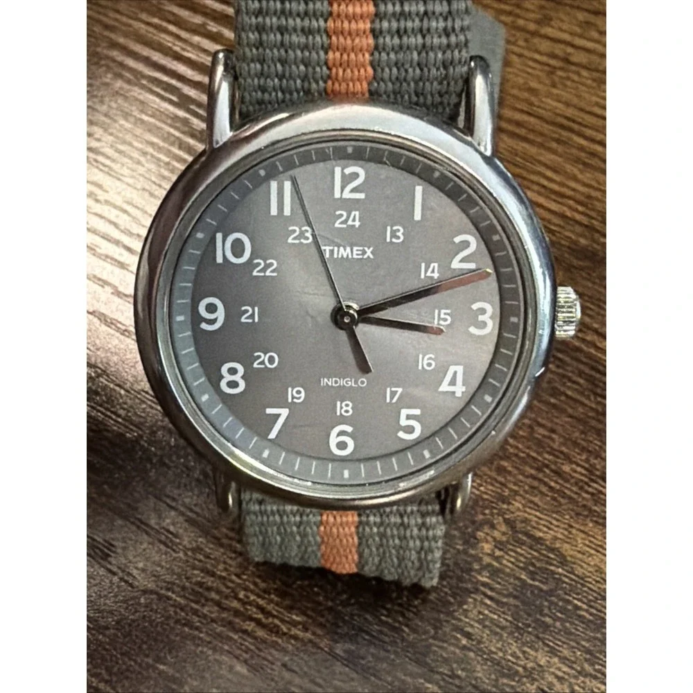 Timex Weekender Indiglo Men's Watch 38mm Gray Dial, Nylon Strap, New Battery!